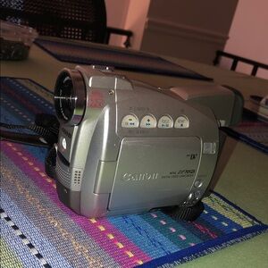 Canon Gray Digital Camcorder video camera NTSE ZR70 MC vintage